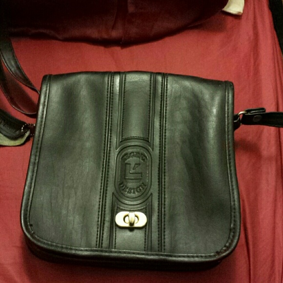 Black adjustable strap bag