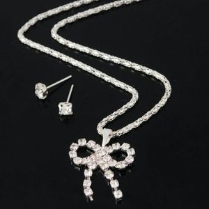 🎉REDUCED🎉rhinestone bow necklace & earrings set