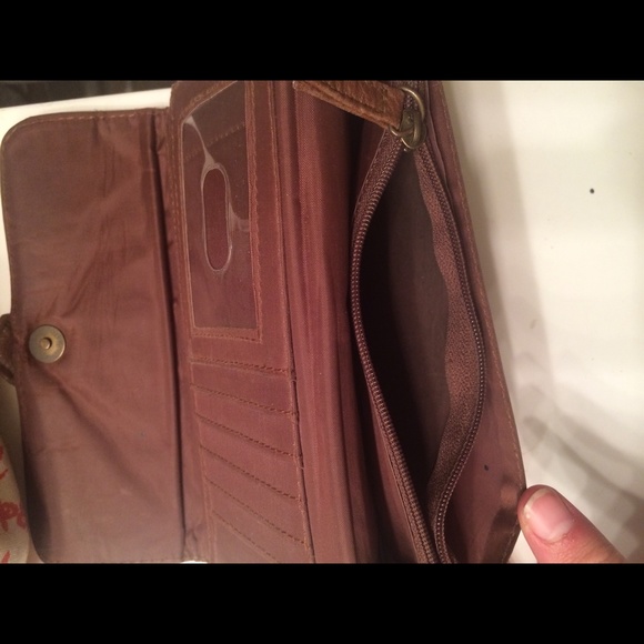 ••SOLD••Tillys || floral wallet - Picture 4 of 4