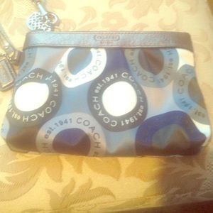 PRICE DROP ✂️✂️✂️ 100% Authentic Coach Wristlet