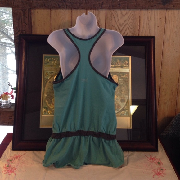 WORK OUT TOP - Picture 2 of 2