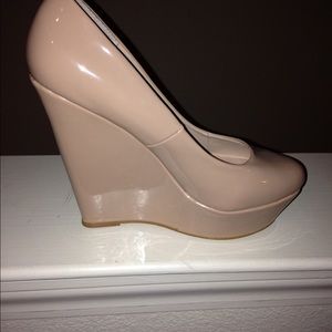 Size 8 MIXX nude wedges!