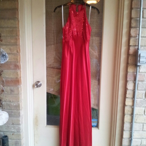 Zum Zum Dresses & Skirts - FLASH SALE! Like New Gorgeous Gown w/ Beading Zum Zum Dresses & Skirts - FLASH SALE! Like New Gorgeous Gown w/ Beading