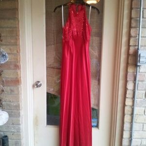 Zum Zum Dresses - FLASH SALE! Like New Gorgeous Gown w/ Beading Zum Zum Dresses - FLASH SALE! Like New Gorgeous Gown w/ Beading