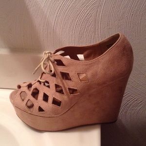 Zigisoho heels. Tan/sand color