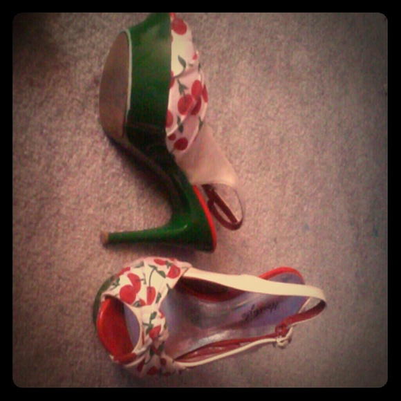 Cherry pin up heels