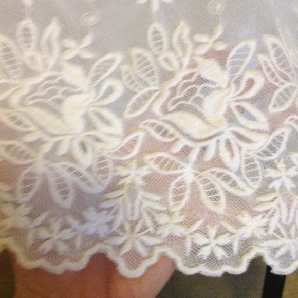 Sheer INC top with 3/4 sleeves - Picture 3 of 4