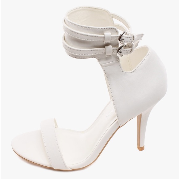 Minimalistic sandal