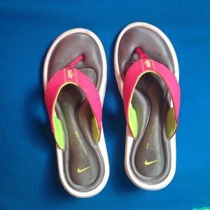 Nike flip flops