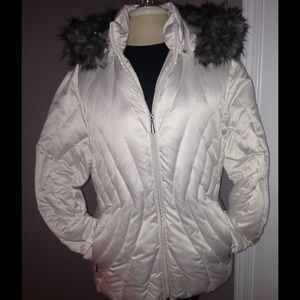 NEW white coat with detachable fur trimmed hood