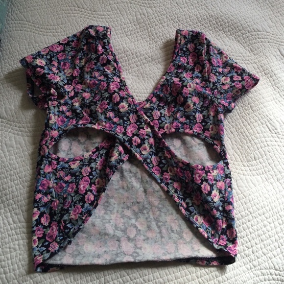 crop top - Picture 2 of 3