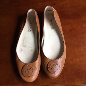 Michael Kors size 9 flats