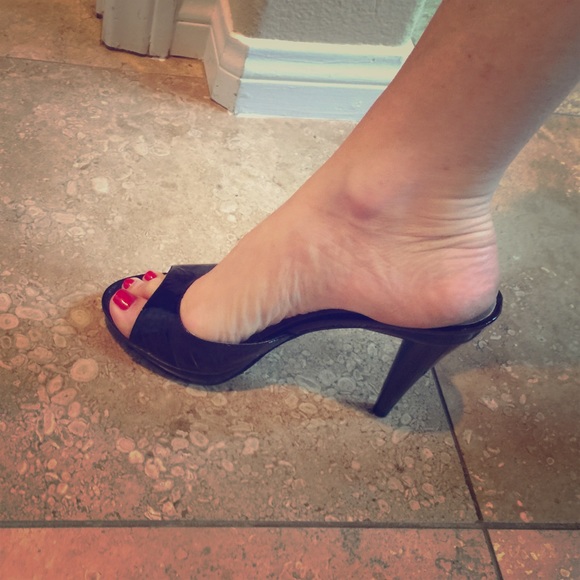 Carlos Santana slip on heels