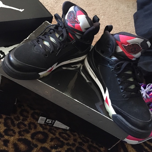 Sneakers - Picture 1 of 2