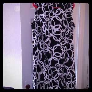 Sleeveless black and white dress