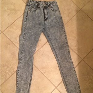 High waisted acid wash bullhead jeans