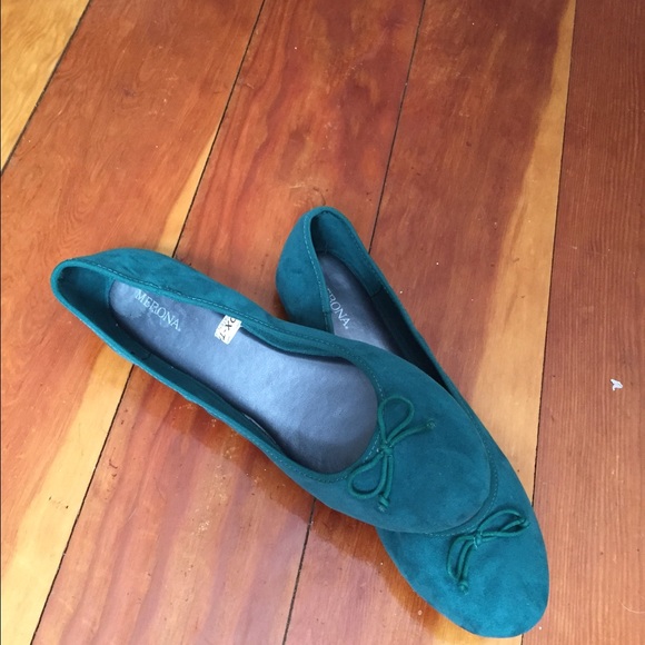 Merona green flats never worn size 10