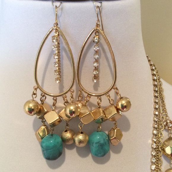 Gold n Turquoise Statement Necklace Set - Picture 2 of 4