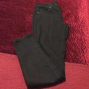 Black Forever 21 Skinnies (NWOT)