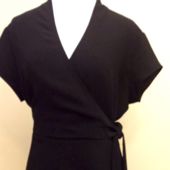 Beautiful fully line faux wrap dress