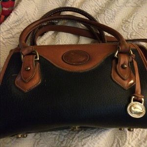 Classic Dooney small handbag💖💖💖💖