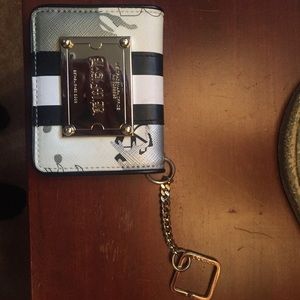 Lamb key fobe wallet.