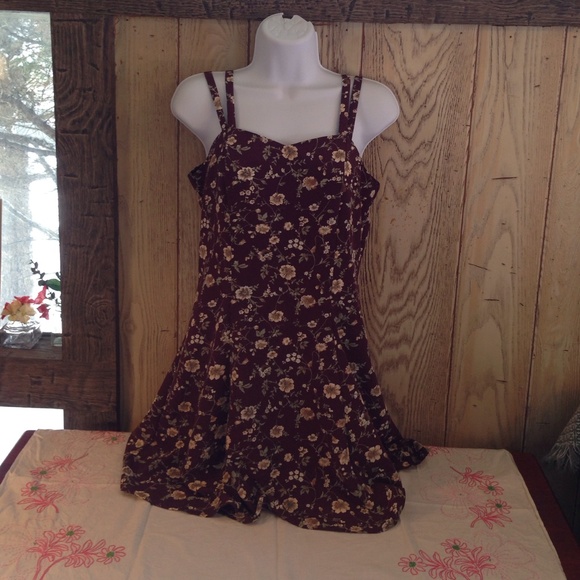 SUNDRESS - Picture 1 of 3