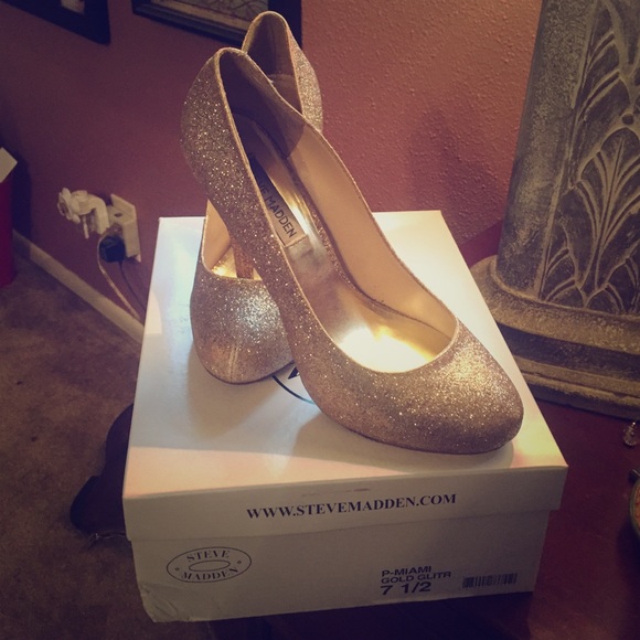 Steve Madden Golden Glitter Shoes