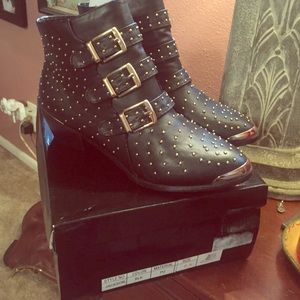 Quinn shoes, never worn