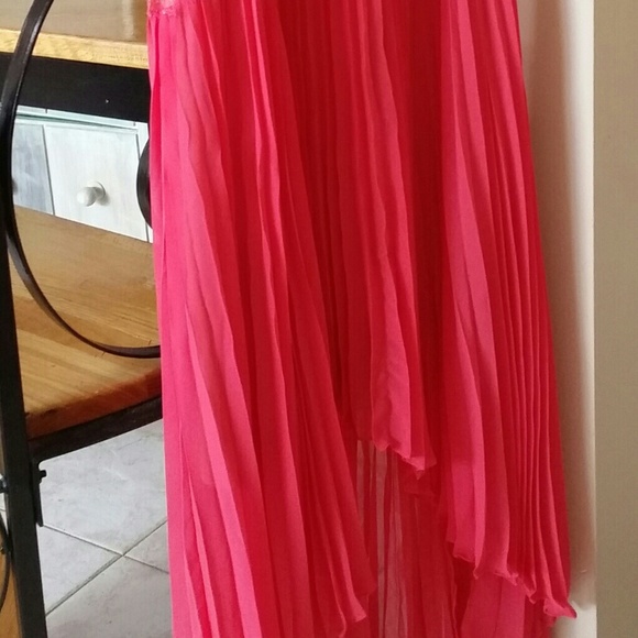 gorgeous coral dress. hem is lower in the back. - Picture 4 of 4