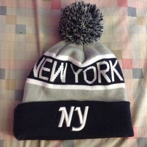 FINAL PRICE🚨New York Pom-pom Beanie🚨
