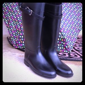 Black rain boots