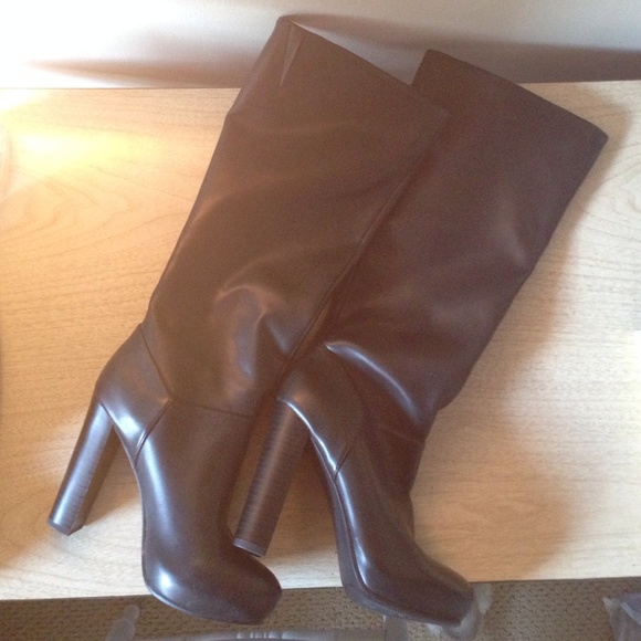 Nine & Co. Black Knee High Slip On Boots