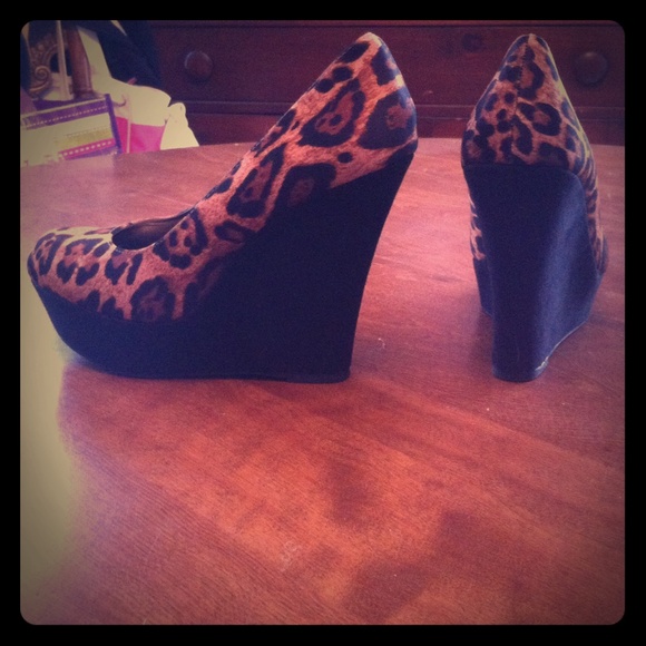 Shoes - Leopard print wedges