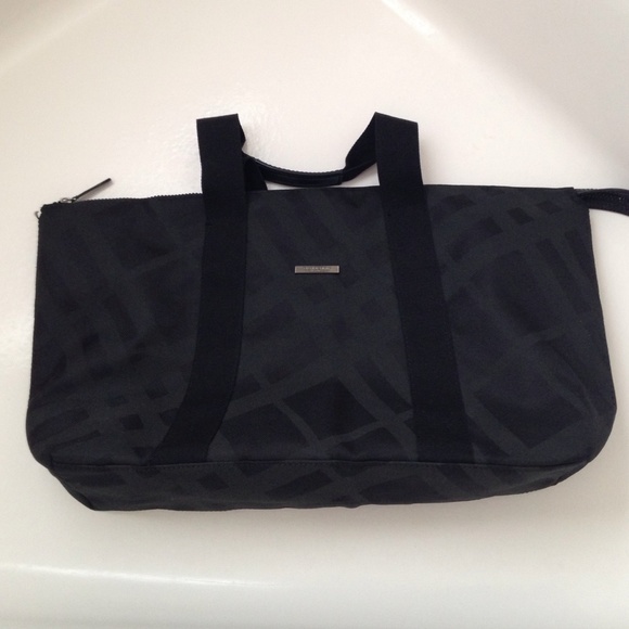***SOLD***Amazing Burberry travel bag.