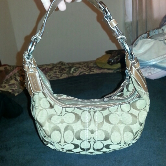 Coach hobo signature - Picture 1 of 3