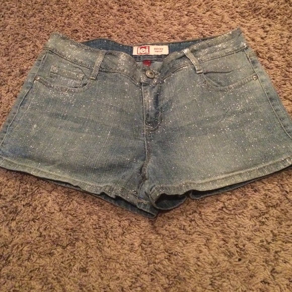 Brand New LEI low rise Sparkly shorts
