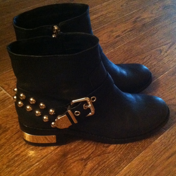 Vince camuto black leather boots