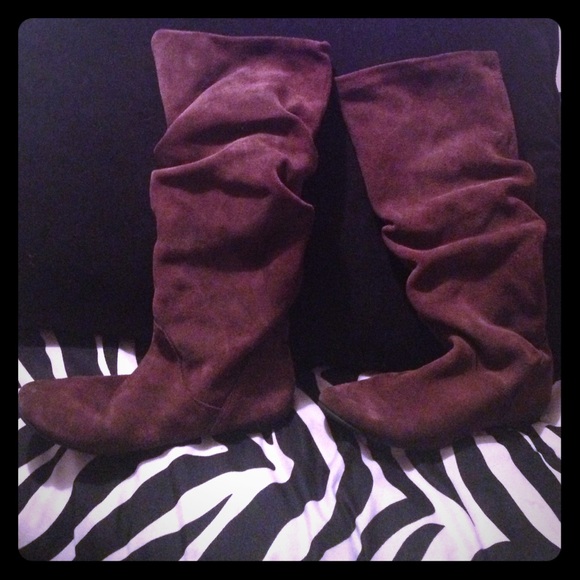 Brown boots size 5