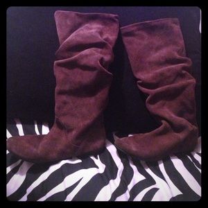 Brown boots size 5