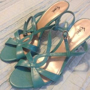 EUC Finoni Teal Strappy Heels Size 9 1/2