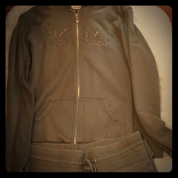 DKNY casual outfit