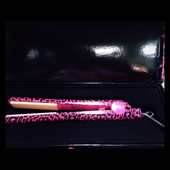 BRAND NEW AMORE CLASSIC HAIR STRAIGHTENING HOTIRON