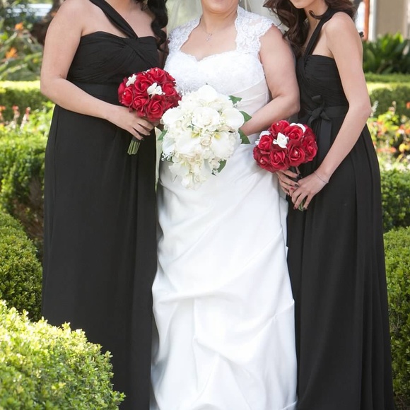 Vera Wang White One Shoulder Draped Column Dress. - Picture 2 of 2