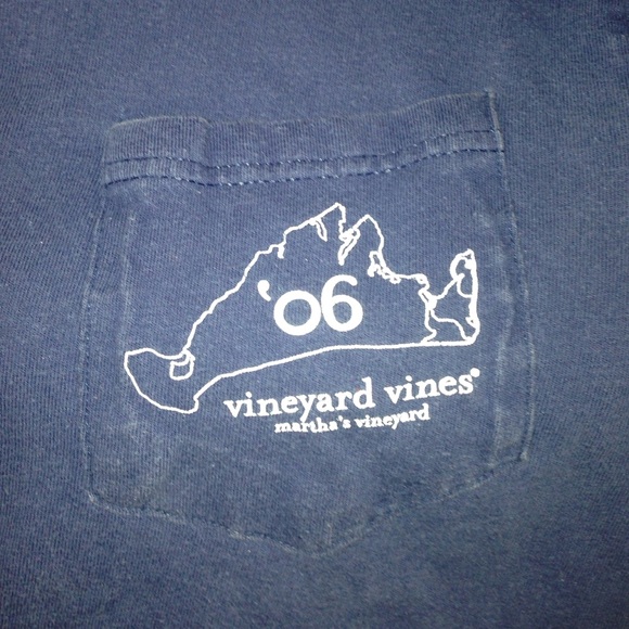 Vineyard vines tshirt!