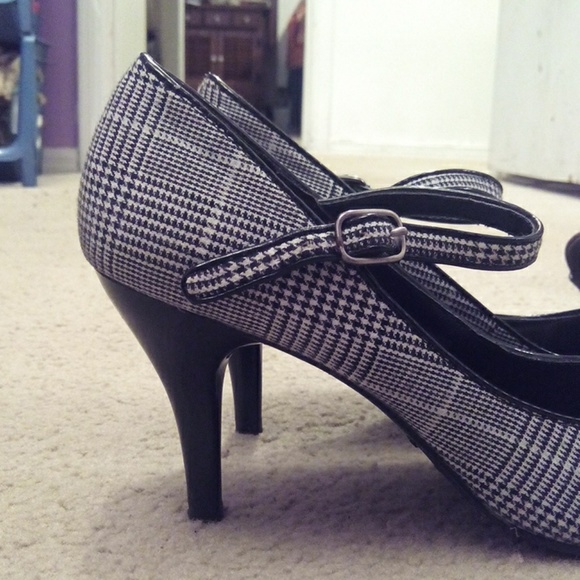 Predictions for Payless heels - Picture 4 of 4