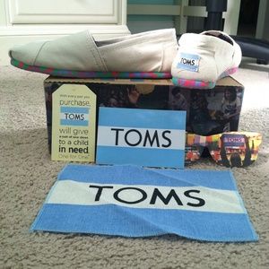 Toms Shoes