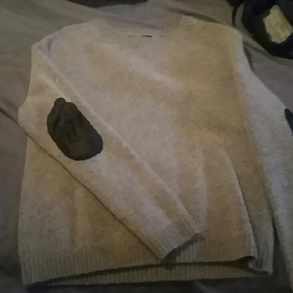 Sweater - Picture 2 of 3