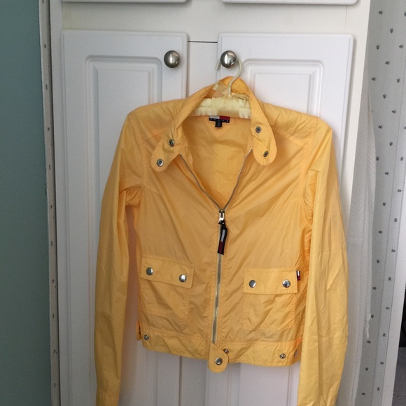 Sold on mercarii!!Tommy hilfinger windbreaker - Picture 3 of 3