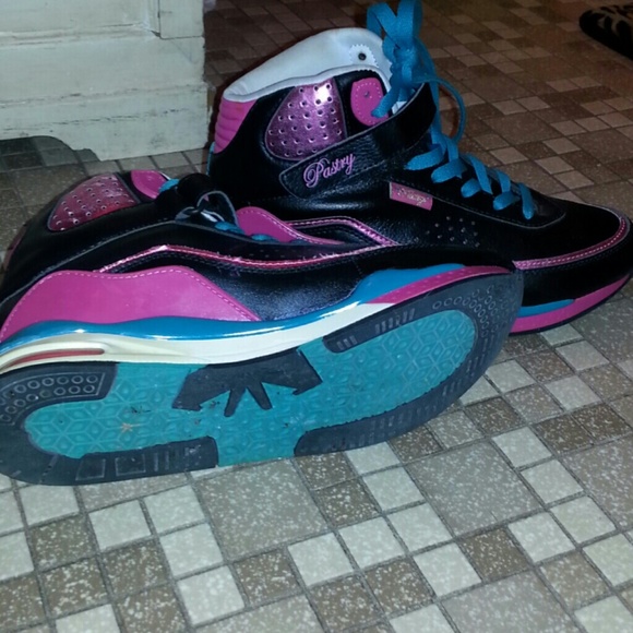 Shoes - Picture 3 of 3